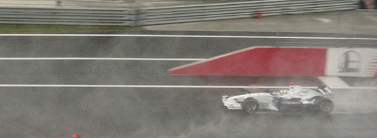 Vettel wygrywa w chińskim deszczu, Kubica utonął